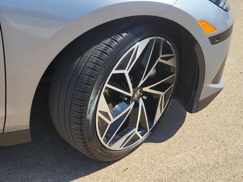 Certified 2023 Hyundai Ioniq 6 Limited RWD image 5