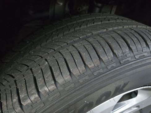 Used 2025 Honda Pilot EX-L image 27