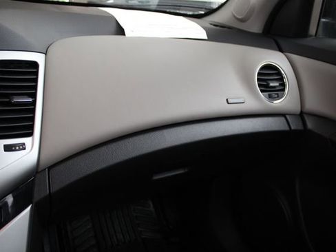 Used 2016 Chevrolet Cruze LS FWD image 15