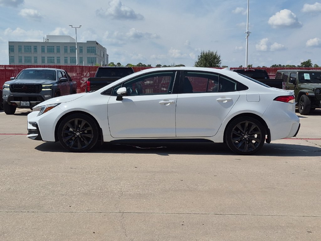 Certified 2024 Toyota Corolla SE w/ SE Premium Package FWD image 3
