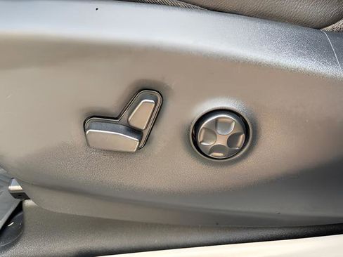 Used 2017 Chrysler Pacifica Touring-L FWD image 14