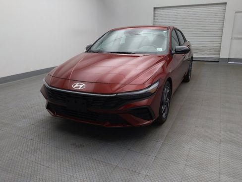 Used 2025 Hyundai Elantra Sport FWD image 15