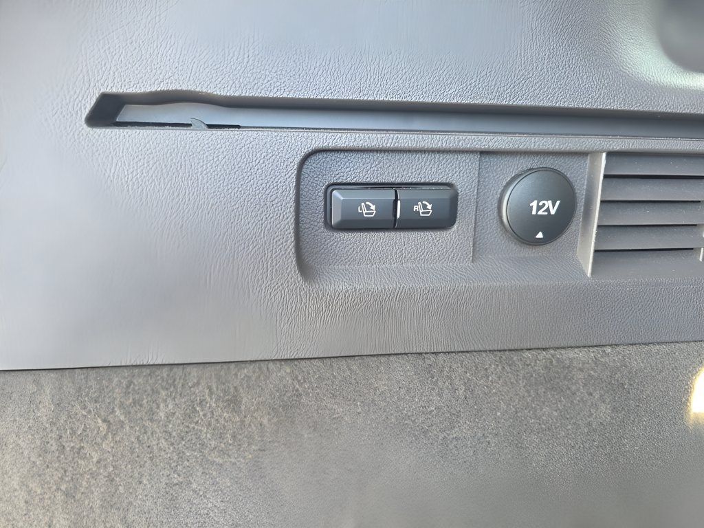 Used 2017 Lincoln MKX Reserve w/ Driver Assistance Package AWD/4WD image 25