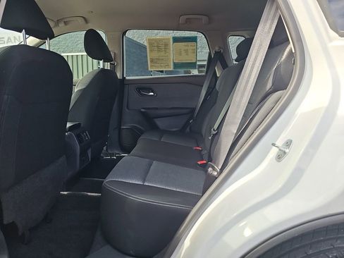 Used 2023 Nissan Rogue SV FWD image 18