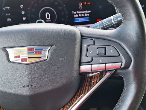 Used 2023 Cadillac Escalade ESV Premium Luxury AWD/4WD image 19