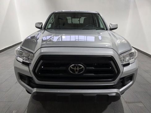 Used 2022 Toyota Tacoma SR image 8