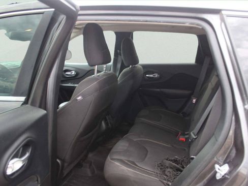 Used 2016 Jeep Cherokee Latitude w/ Comfort/Convenience Group AWD/4WD image 7