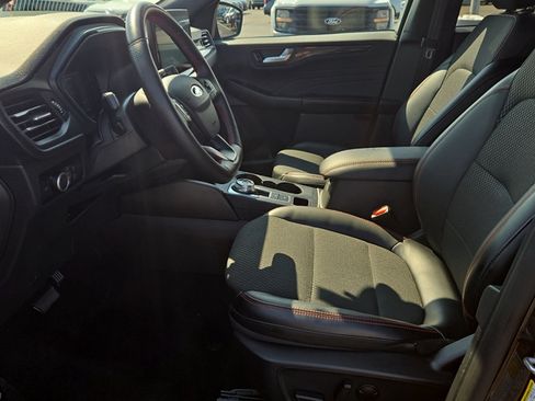 Used 2025 Ford Escape ST-Line w/ Tech Pack #1 AWD/4WD image 11