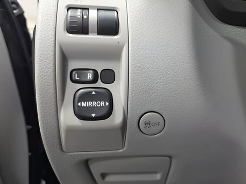 Used 2010 Subaru Forester 2.5X AWD/4WD image 28