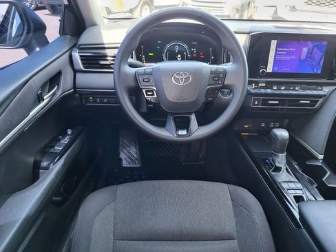 Used 2025 Toyota Camry LE FWD image 25