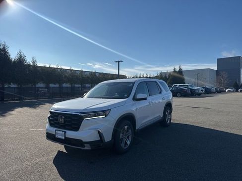 New 2025 Honda Pilot EX-L image 2
