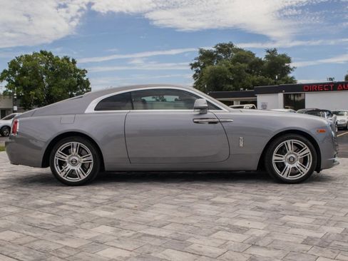 Used 2019 Rolls-Royce Wraith RWD image 12