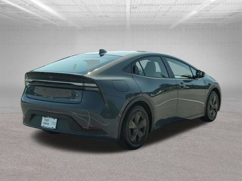 Used 2025 Toyota Prius Plug-In Hybrid FWD image 8