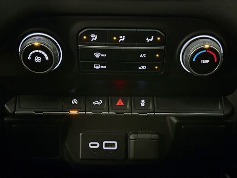 Used 2022 Chevrolet Silverado 1500 Custom image 15