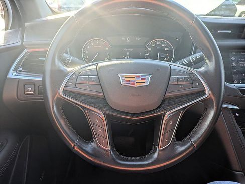 Used 2021 Cadillac XT5 Premium Luxury w/ LPO, Floor Liner Package AWD/4WD image 18