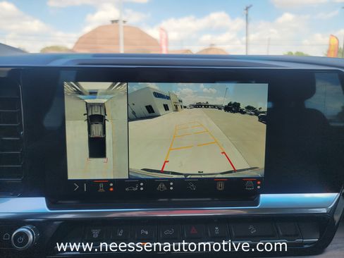 Used 2025 GMC Sierra 3500 SLT w/ SLT Premium Package AWD/4WD image 25