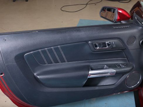 Used 2016 Ford Mustang Premium image 19