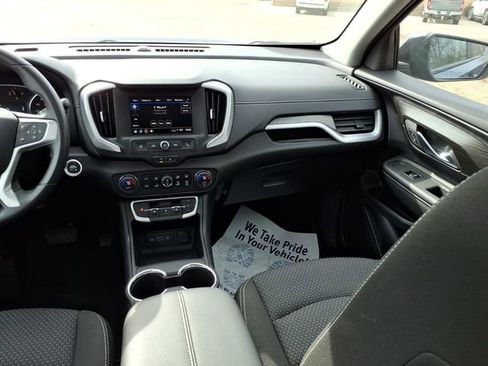 Used 2024 GMC Terrain SLE w/ Driver Convenience Package image 15