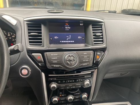 Used 2019 Nissan Pathfinder S AWD/4WD image 23