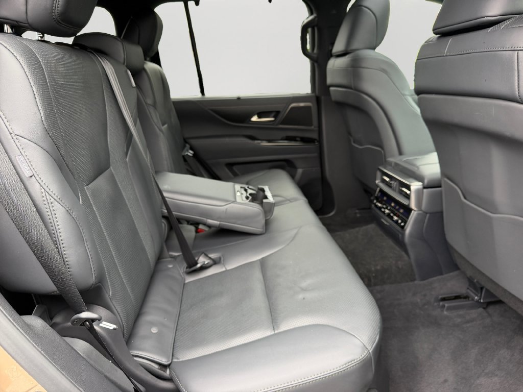 Certified 2025 Lexus LX 700h Overtrail AWD/4WD image 11