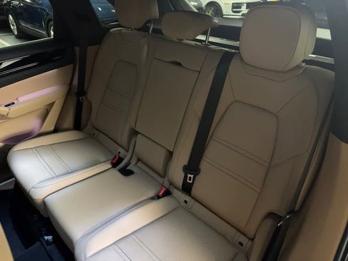 Used 2023 Porsche Cayenne image 41