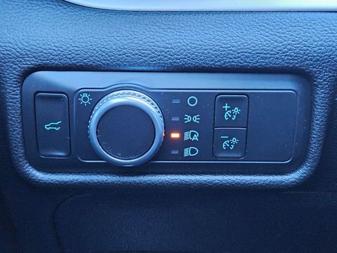 Used 2022 Ford Explorer XLT image 21