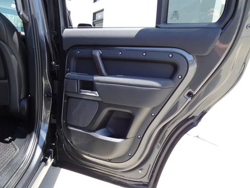Used 2023 Land Rover Defender 110 X-Dynamic SE AWD/4WD image 17