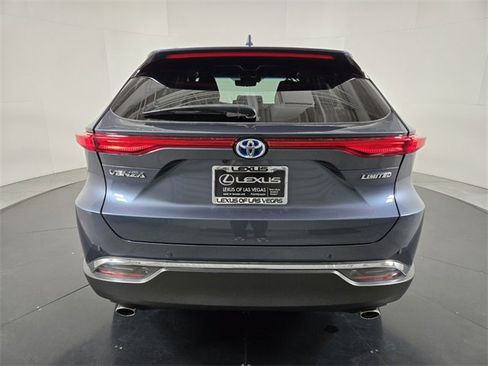 Used 2024 Toyota Venza Limited image 5