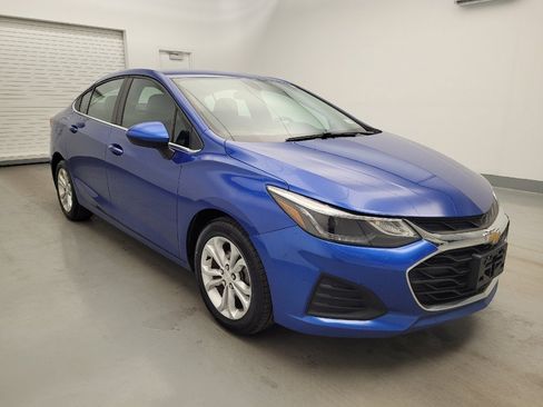 Used 2019 Chevrolet Cruze LT w/ Convenience Package FWD image 13