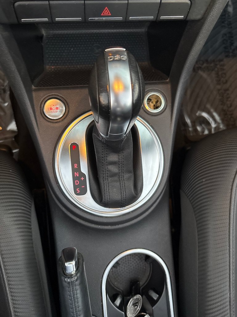 Used 2013 Volkswagen Beetle TDI FWD image 34