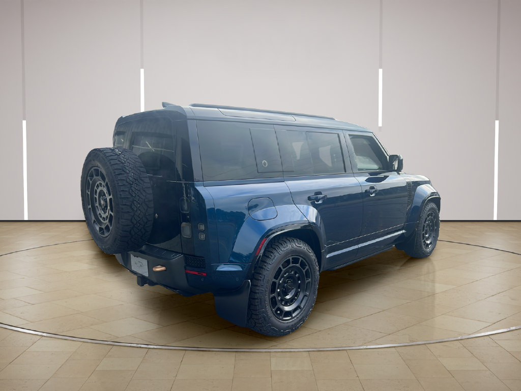 New 2026 Land Rover Defender 110 AWD/4WD image 7