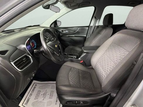 Used 2021 Chevrolet Equinox LT w/ Driver Convenience Package FWD image 17