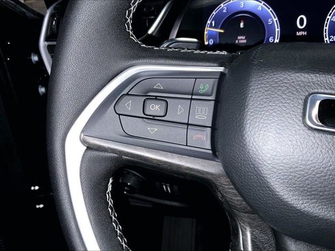 New 2025 Jeep Grand Cherokee Limited w/ Black Appearance Package image 15