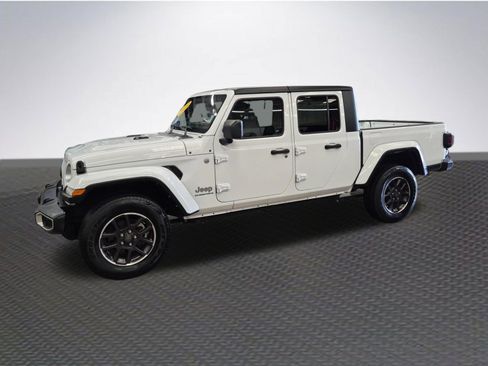 Used 2023 Jeep Gladiator Overland AWD/4WD image 2