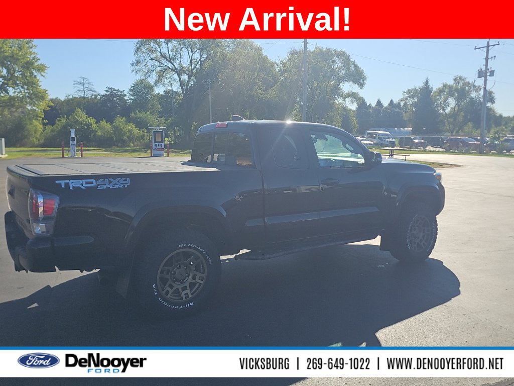 Used 2022 Toyota Tacoma TRD Sport AWD/4WD image 6