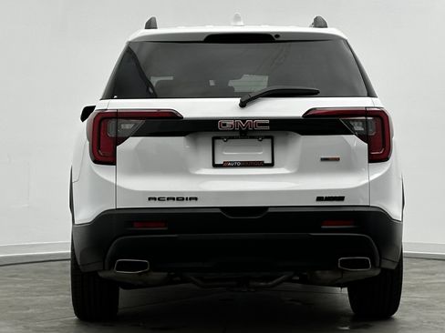 Used 2023 GMC Acadia SLE w/ Driver Convenience Package image 6