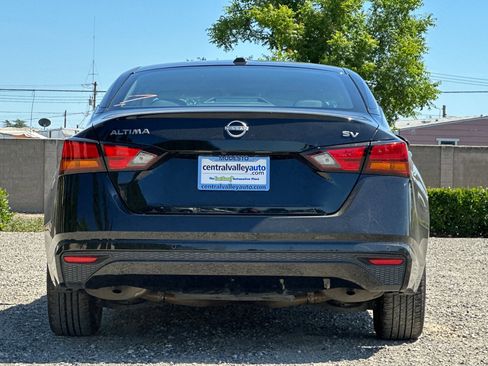 Used 2024 Nissan Altima 2.5 SV FWD image 5