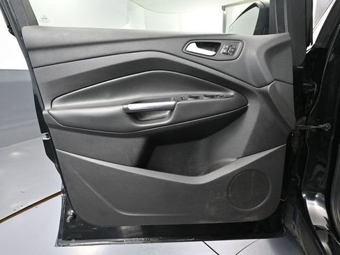 Used 2017 Ford Escape Titanium AWD/4WD image 17