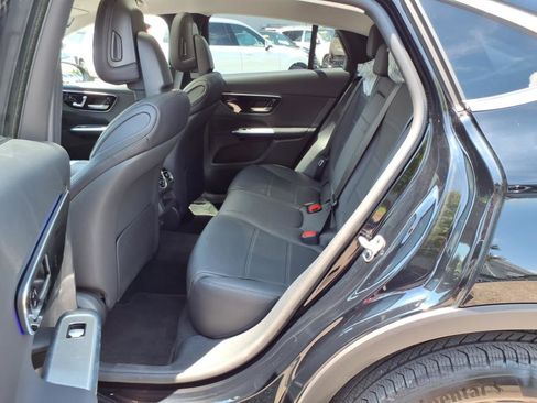 Used 2025 Mercedes-Benz GLC 300 4MATIC image 12