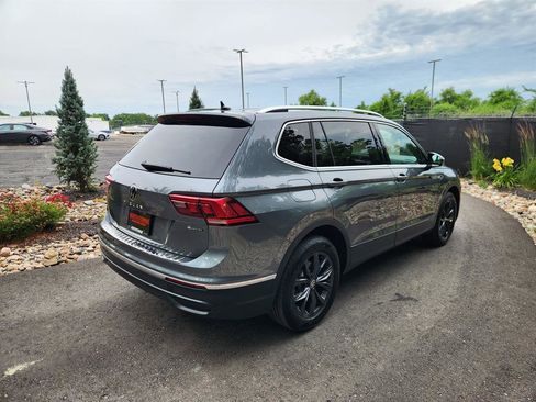 Certified 2024 Volkswagen Tiguan SE image 5