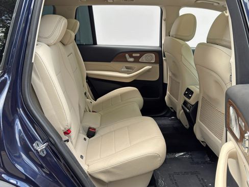 Used 2022 Mercedes-Benz GLS 450 4MATIC image 46