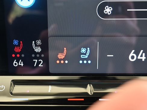 Used 2024 Volkswagen Atlas Cross Sport SEL R-Line image 34