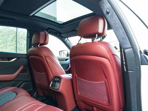 Used 2019 Maserati Levante GranLusso AWD/4WD image 44