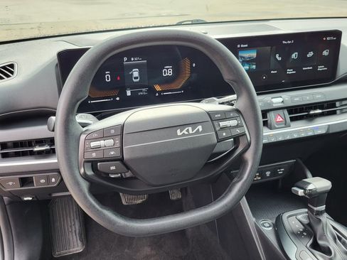 Used 2025 Kia K4 LXS image 20