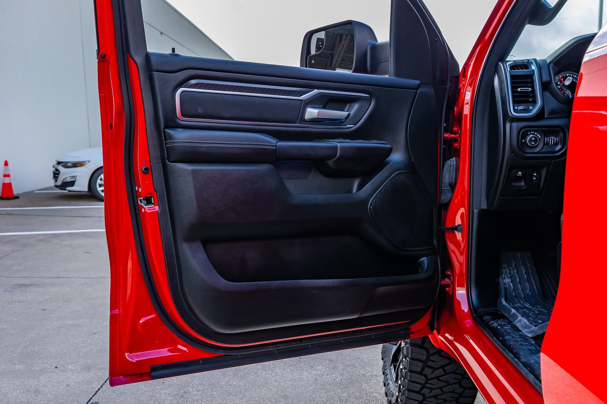 Used 2025 RAM 1500 Big Horn AWD/4WD image 36