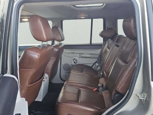 Used 2006 Jeep Commander Limited w/ Trailer Tow Group IV image 6