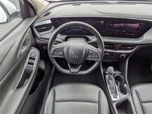 Used 2024 Buick Encore GX Sport Touring image 17