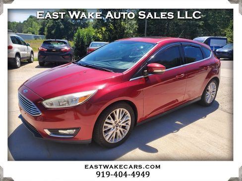 Used 2017 Ford Focus Titanium FWD image 1