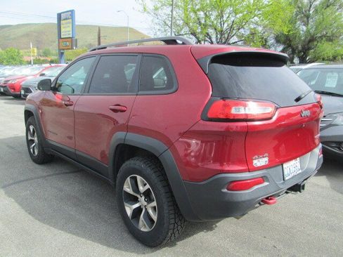 Used 2014 Jeep Cherokee Trailhawk w/ Leather Interior Group AWD/4WD image 3