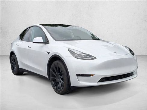 Used 2023 Tesla Model Y Long Range AWD/4WD image 4